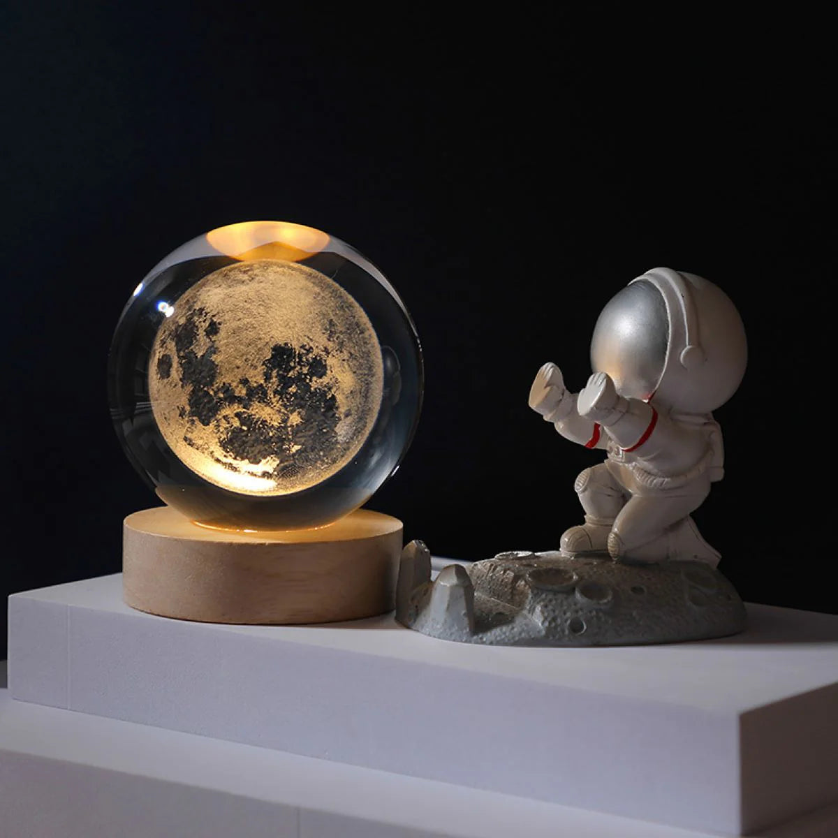 3D Solar System Crystal Glass Nightlight - Elegant Holiday Gift